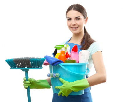 Safe carpet cleaning process with floor protection and hazard awareness